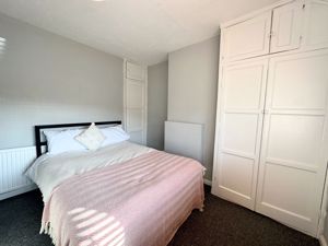 BEDROOM- click for photo gallery